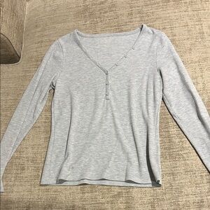 American Eagle Women's Gray V-Neck Buttoned Top